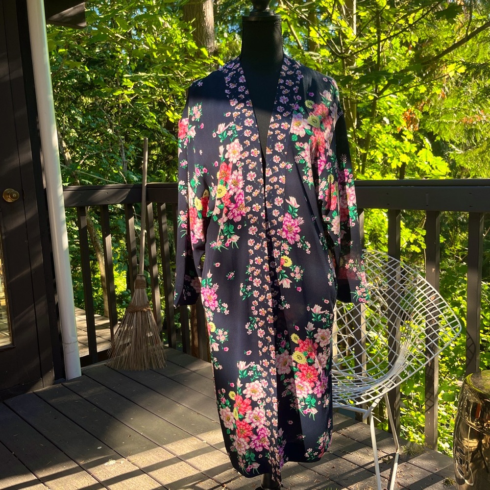Floral kimono - gorgeous colors and print